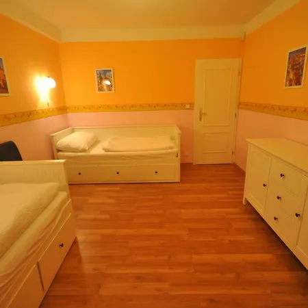 Apartmán Jeseniova 90m2 With Garage Praha