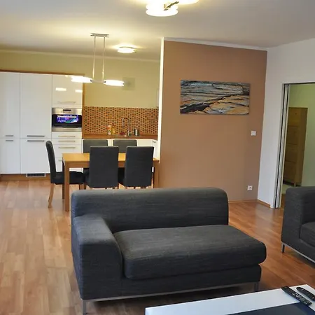 Apartmán Jeseniova 90m2 With Garage *