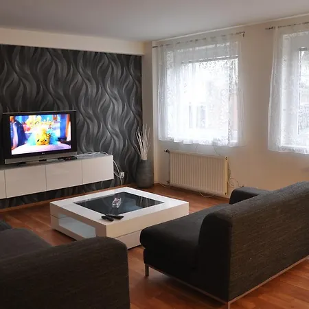 Jeseniova 90m2 With Garage Apartmán *