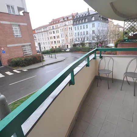 Jeseniova 90m2 With Garage