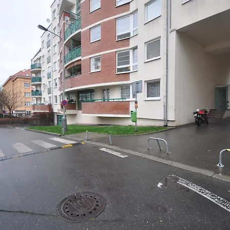Apartmán Jeseniova 90m2 With Garage Praha