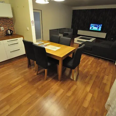 Jeseniova 90m2 With Garage Apartmán *