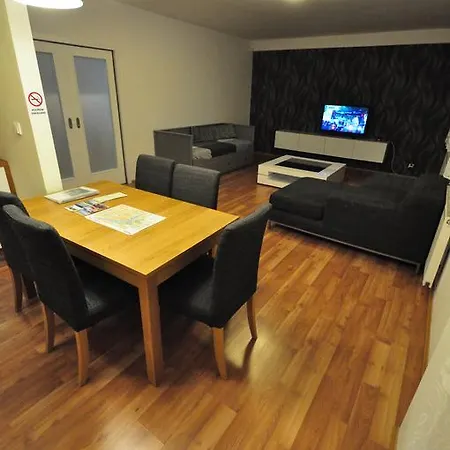Apartmán Jeseniova 90m2 With Garage *