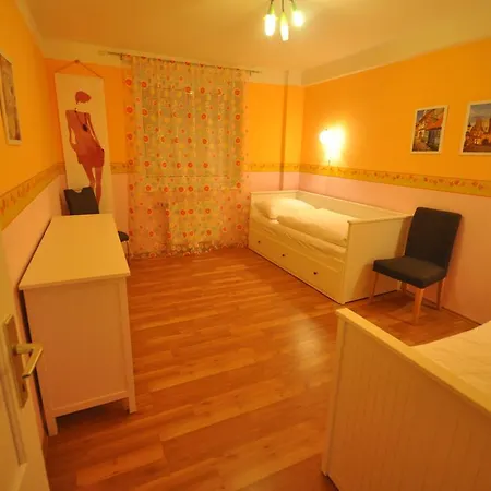 Jeseniova 90m2 With Garage Apartment Prague